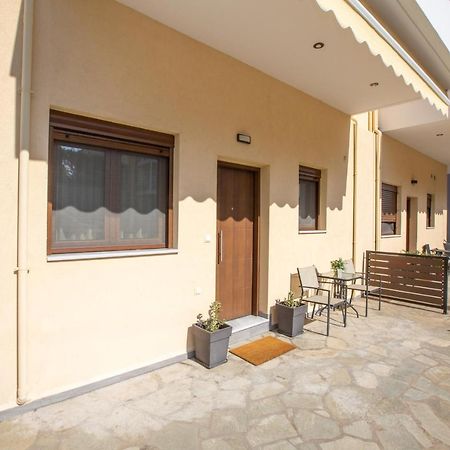 Modern Lake View Apartment Ioannina Buitenkant foto